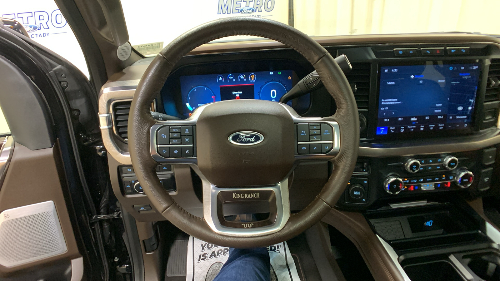 2023 Ford F-350SD King Ranch 41