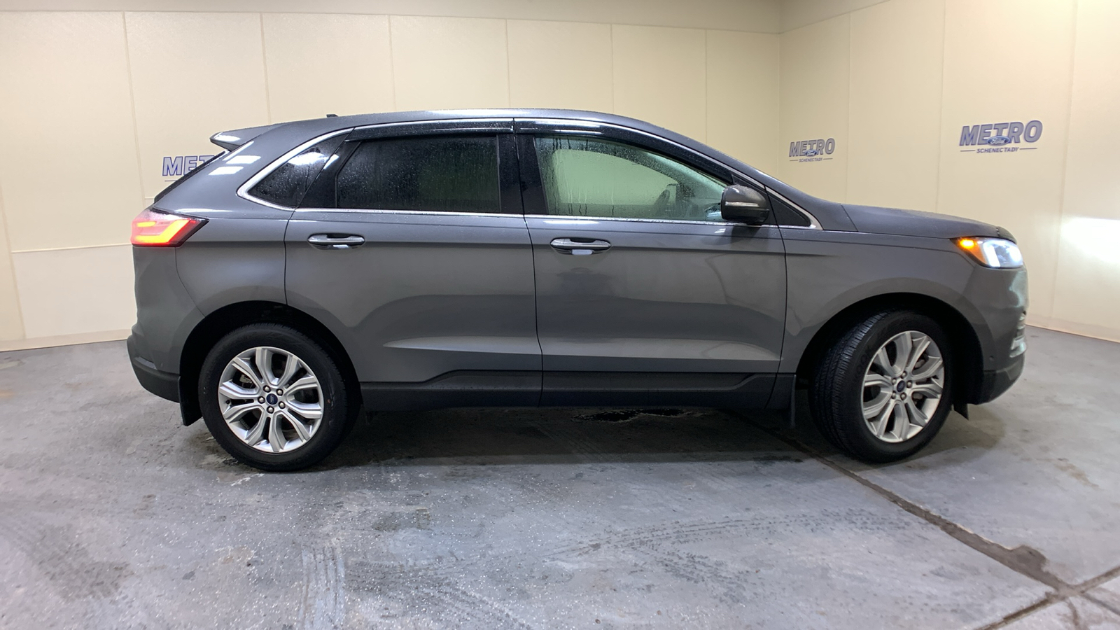 2021 Ford Edge Titanium 2