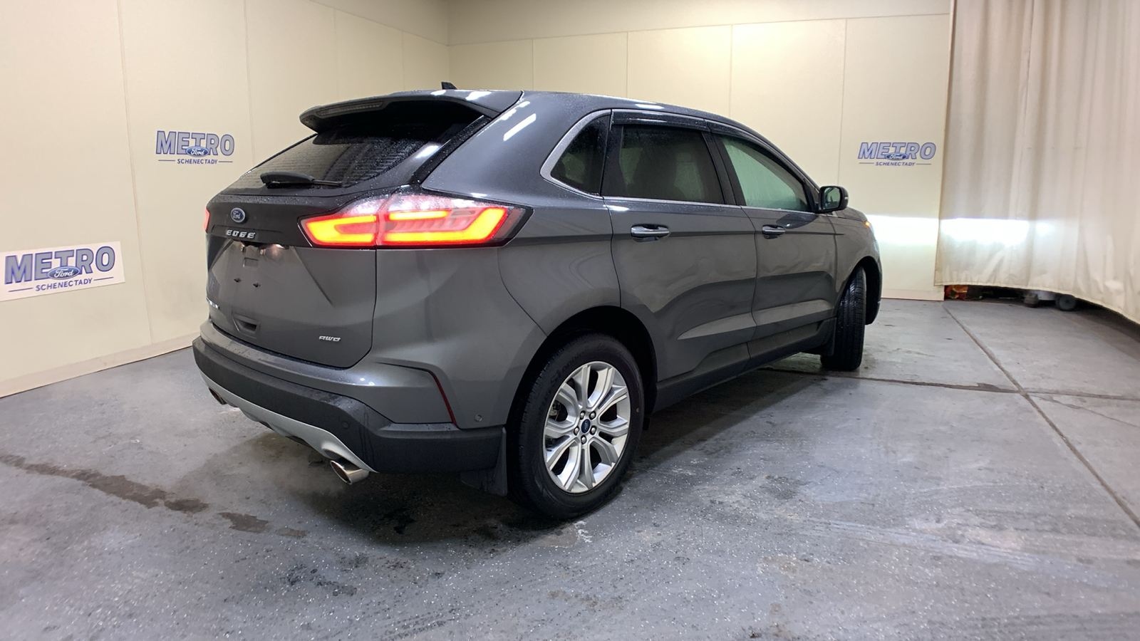 2021 Ford Edge Titanium 3