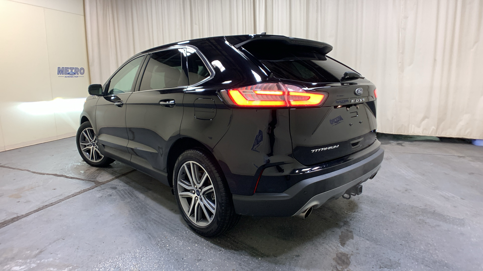 2022 Ford Edge Titanium 5