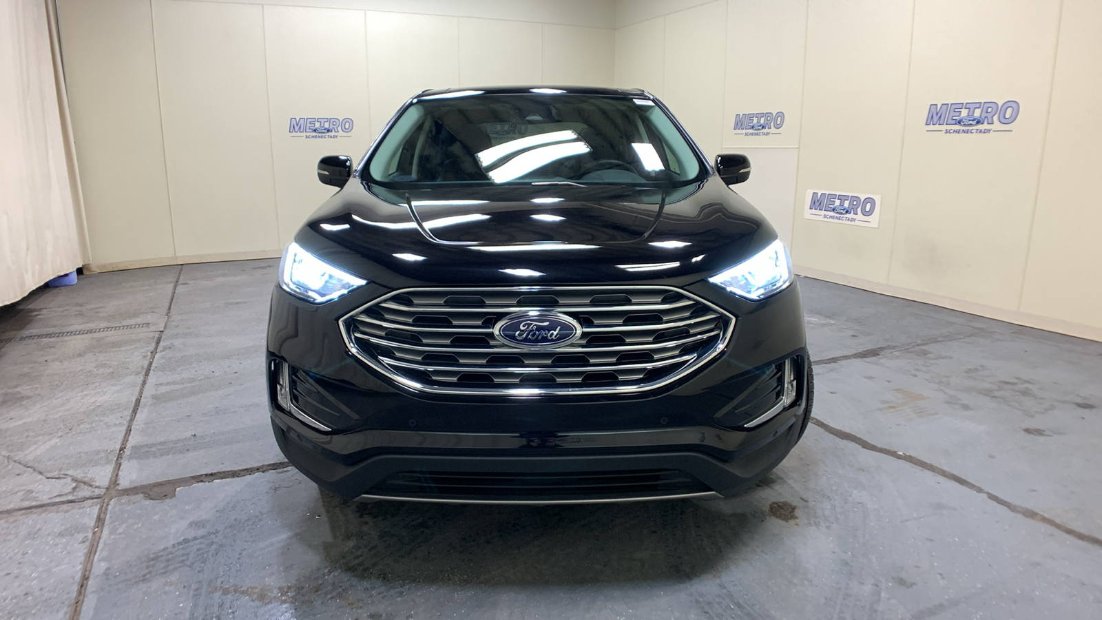 2022 Ford Edge Titanium 8