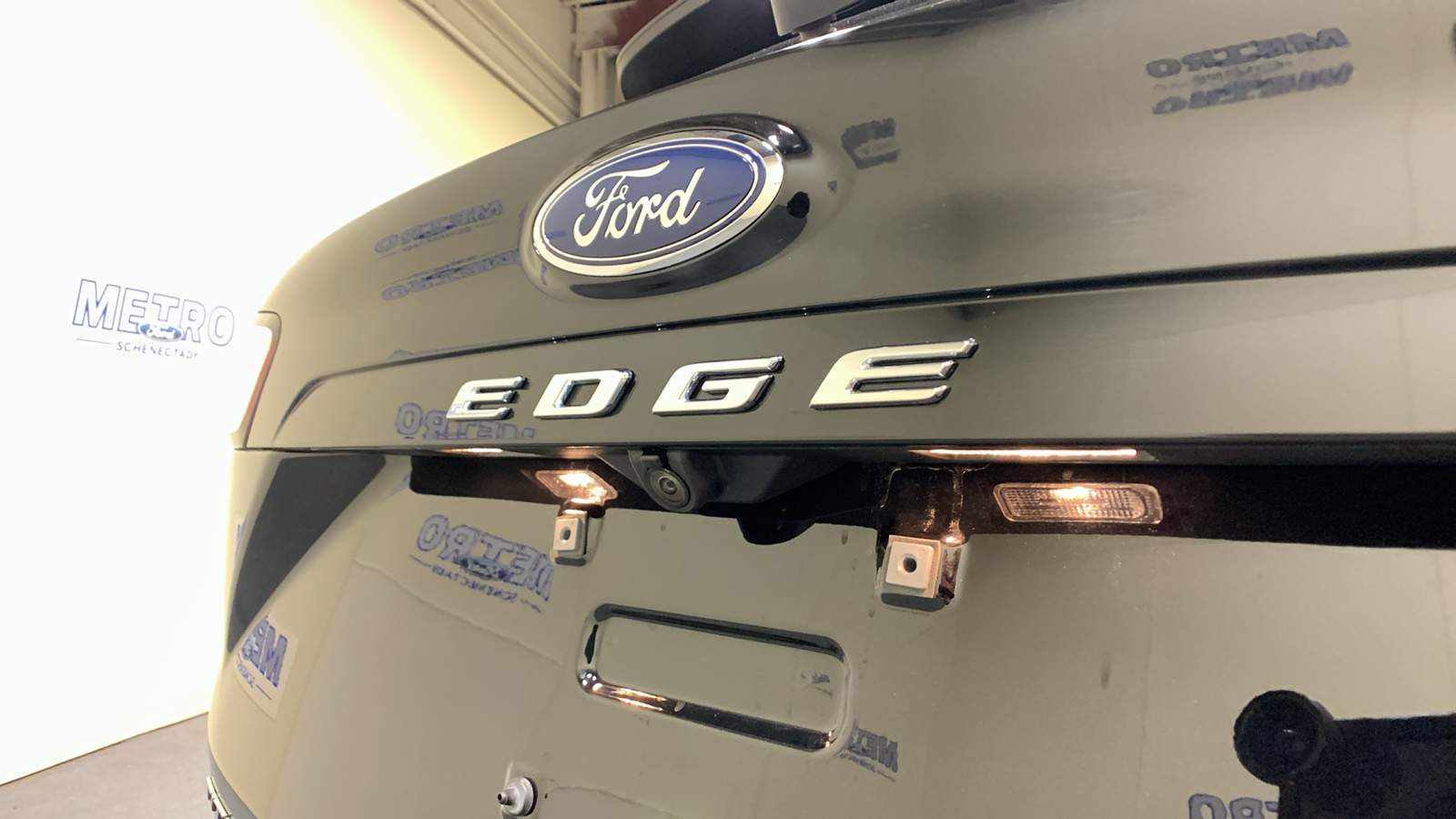 2022 Ford Edge Titanium 18