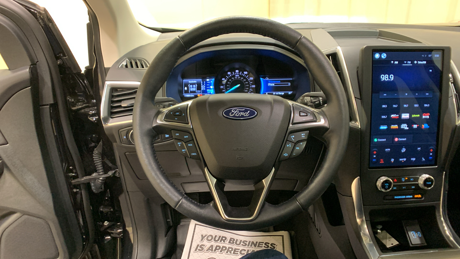 2022 Ford Edge Titanium 35