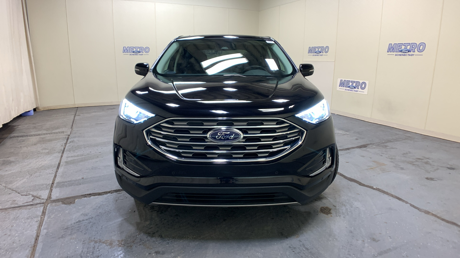 2022 Ford Edge Titanium 50