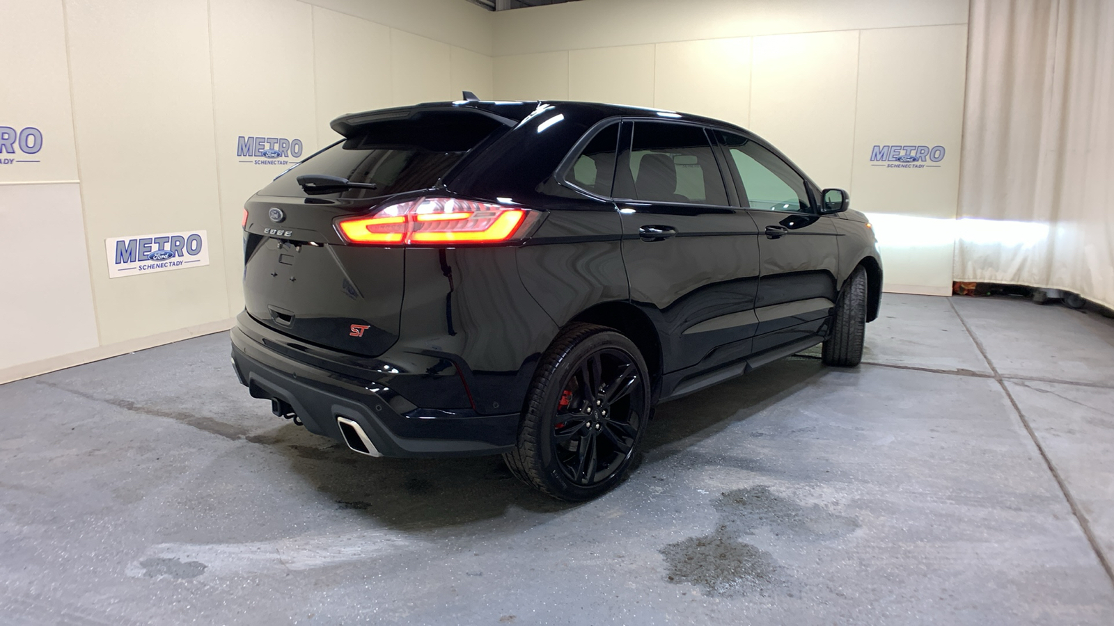 2022 Ford Edge ST 3