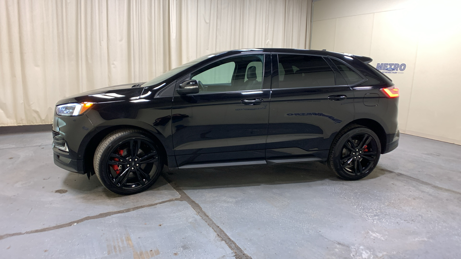 2022 Ford Edge ST 6