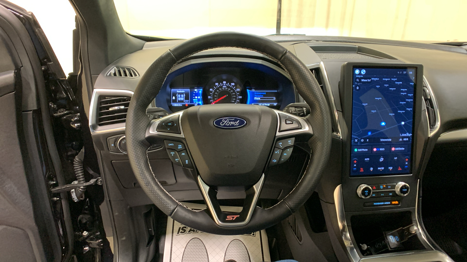 2022 Ford Edge ST 36