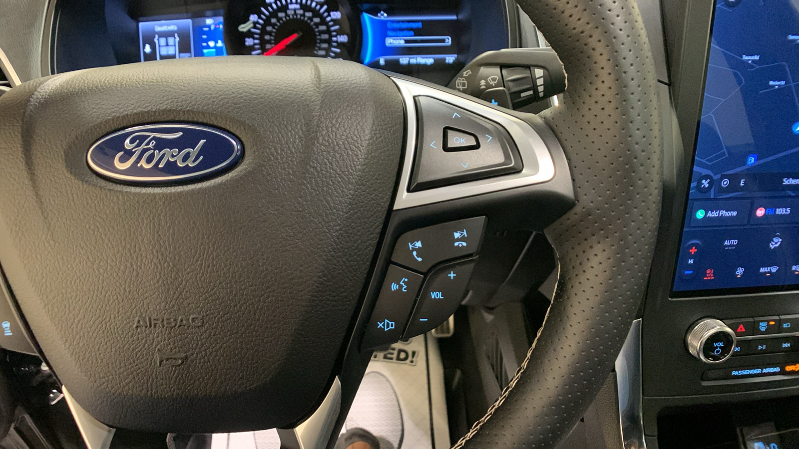 2022 Ford Edge ST 39