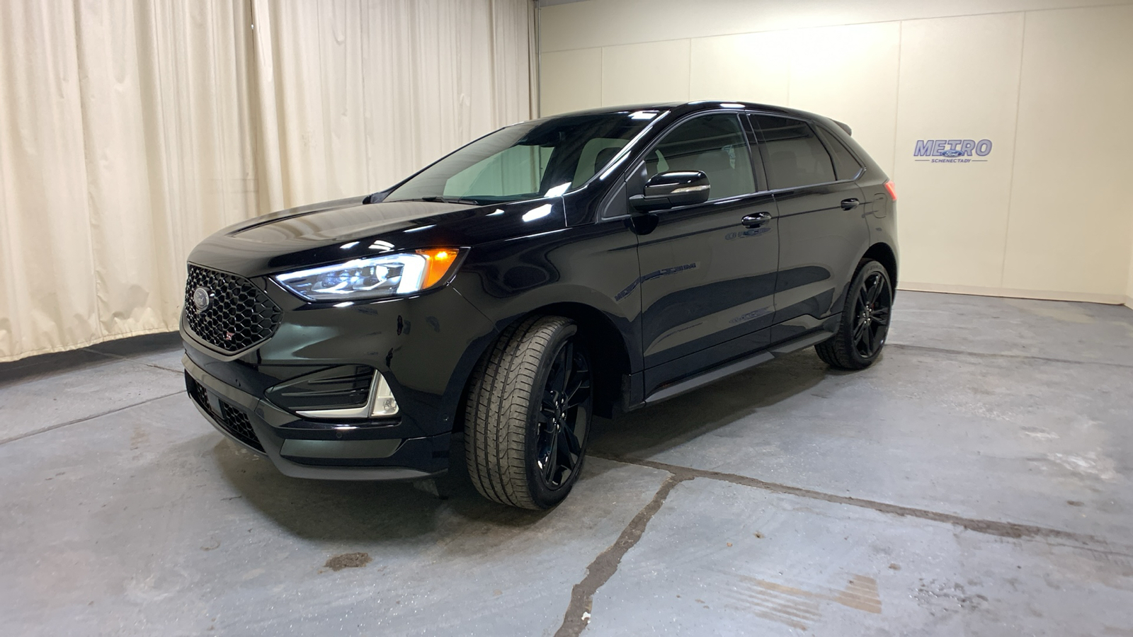 2022 Ford Edge ST 53