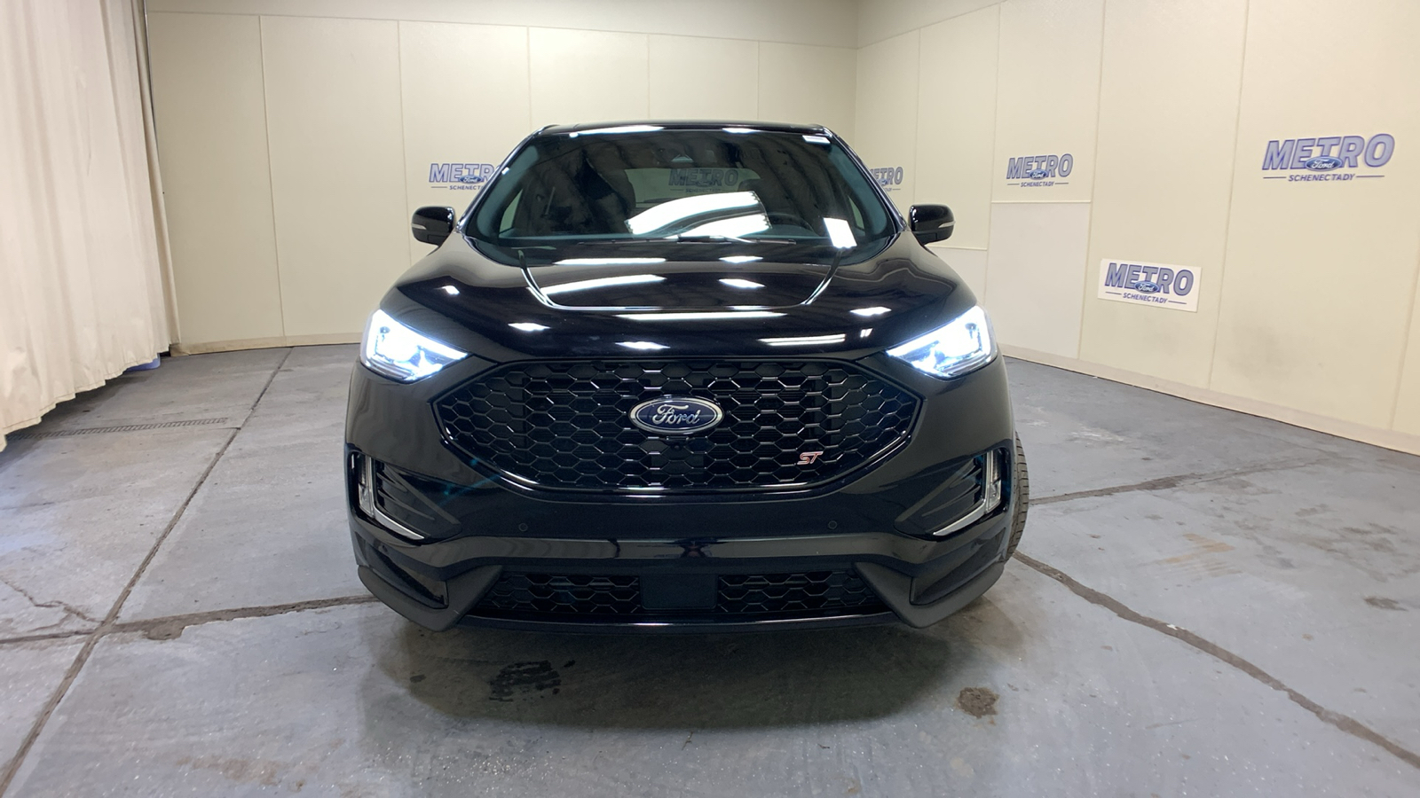 2022 Ford Edge ST 54