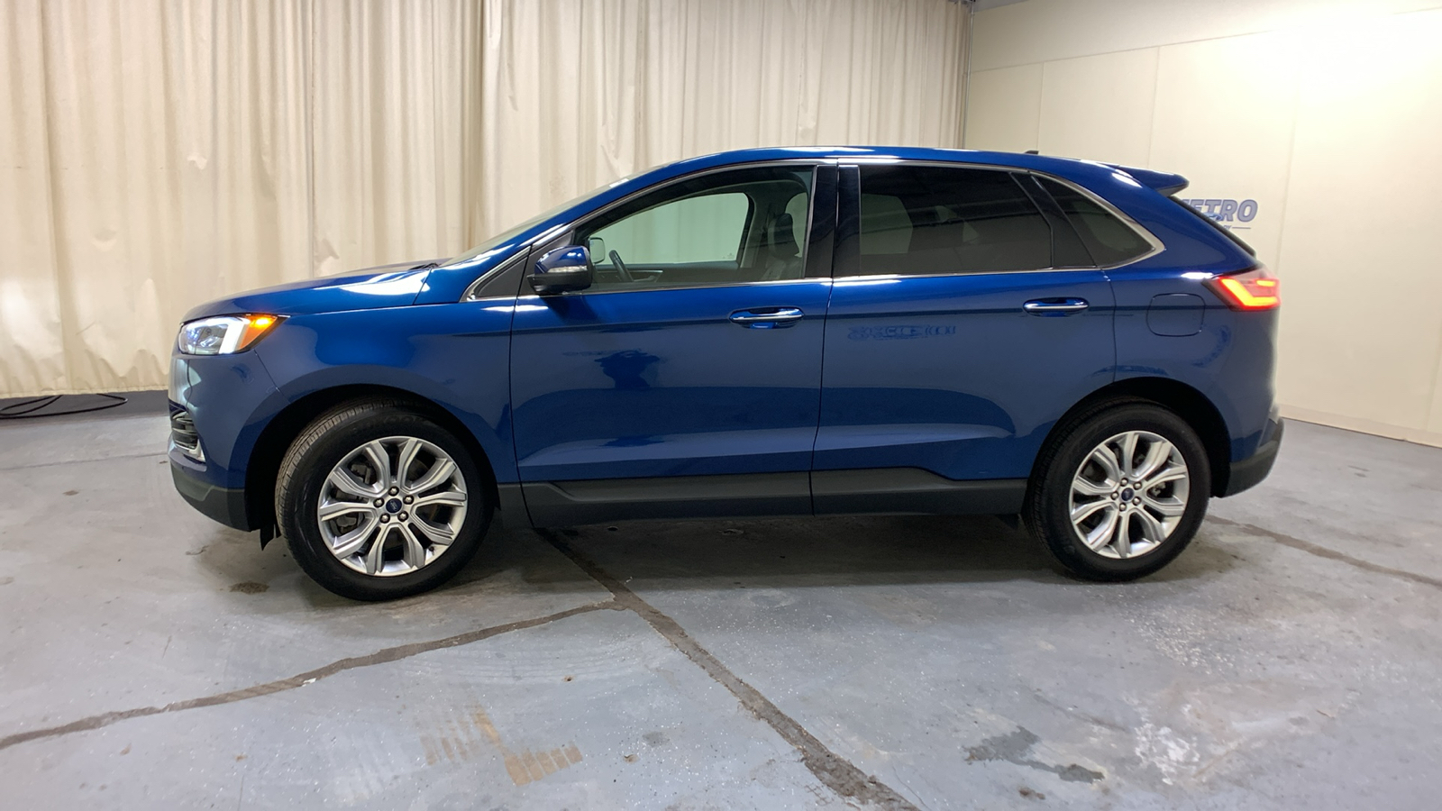 2022 Ford Edge Titanium 6