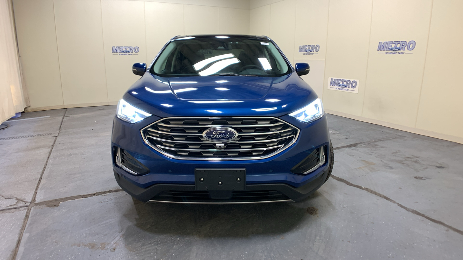 2022 Ford Edge Titanium 8