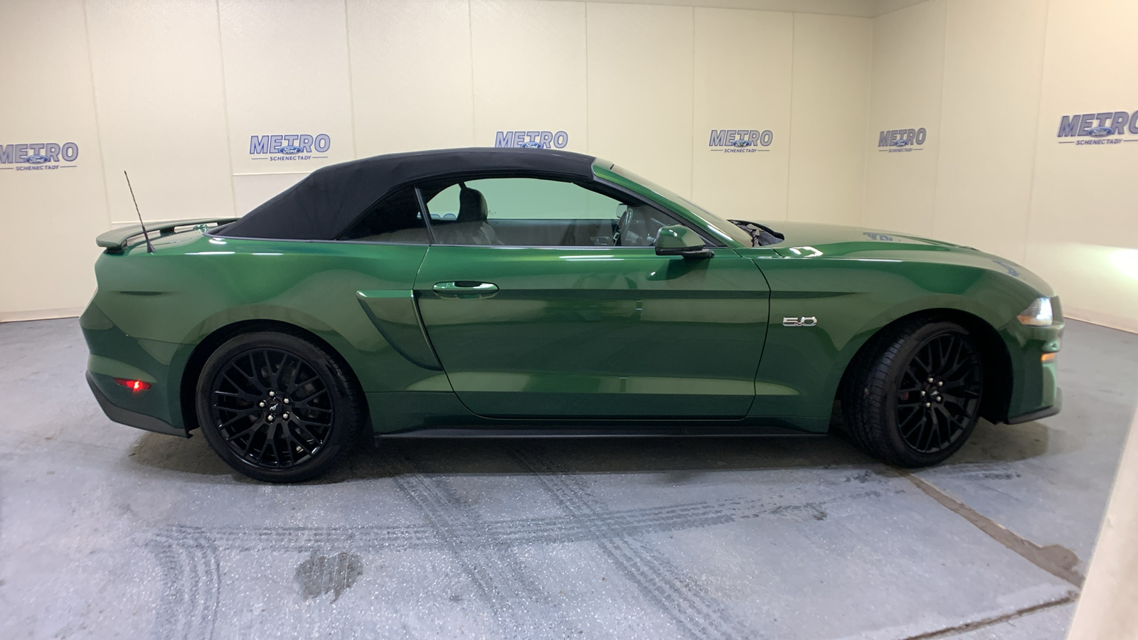 2022 Ford Mustang GT Premium 2