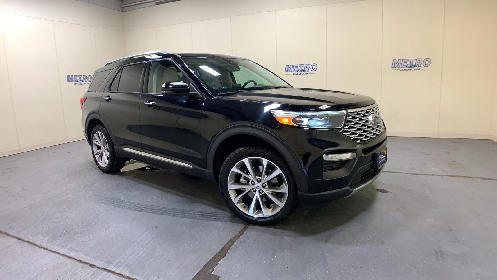 2021 Ford Explorer Platinum 1