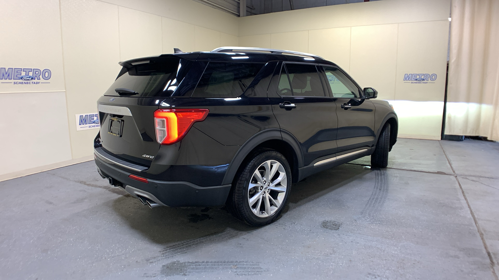 2021 Ford Explorer Platinum 3