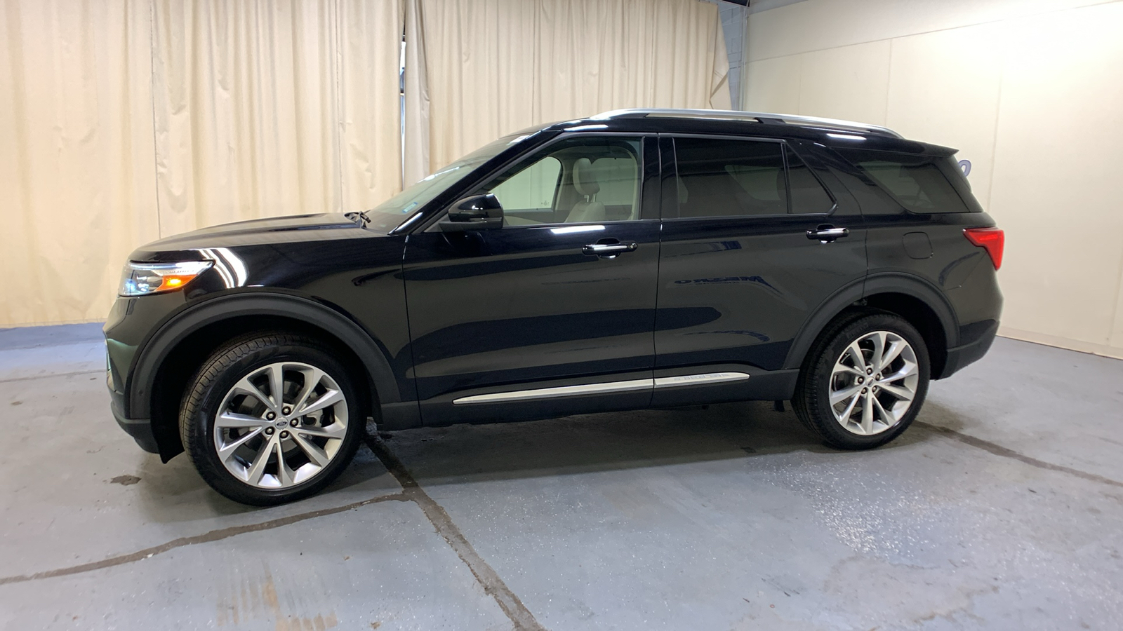 2021 Ford Explorer Platinum 6