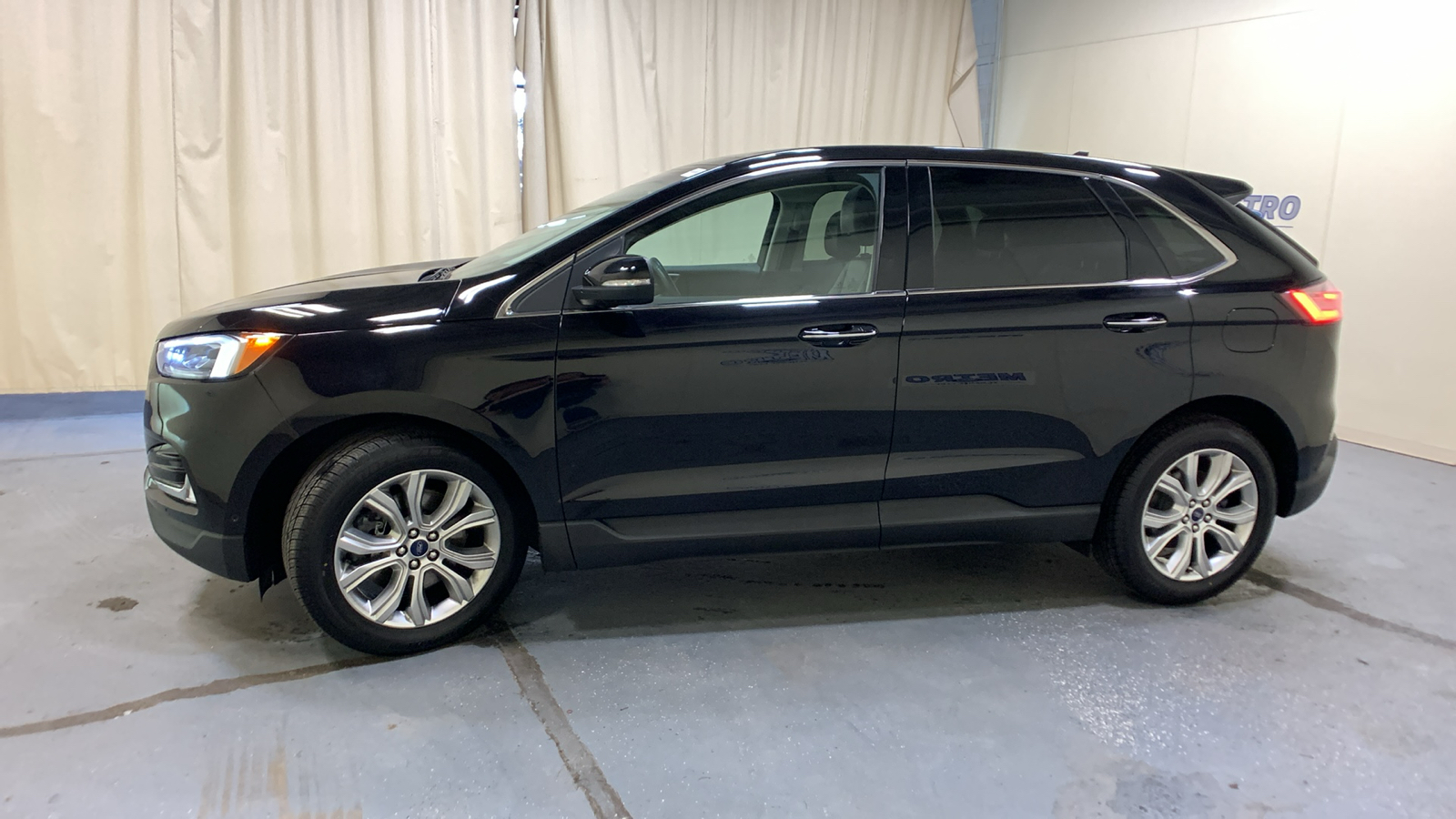 2020 Ford Edge Titanium 6