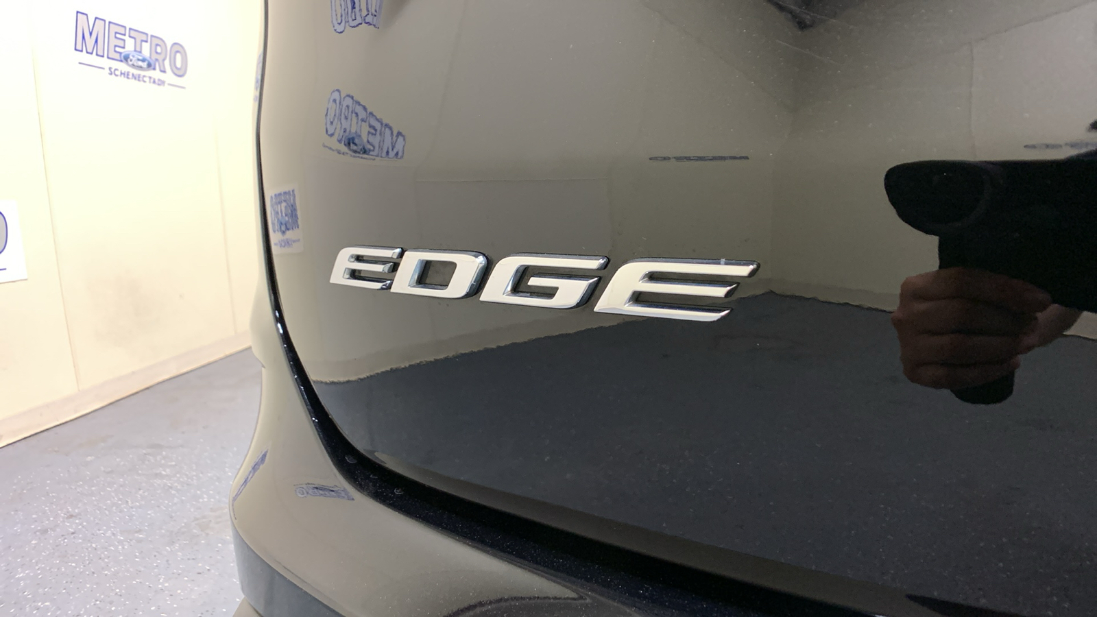 2020 Ford Edge Titanium 18