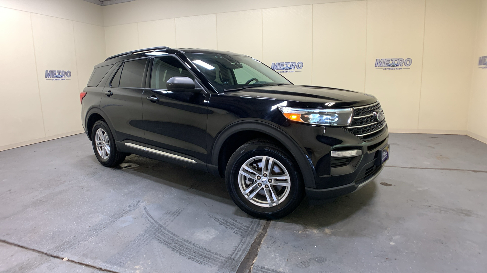 2021 Ford Explorer XLT 1