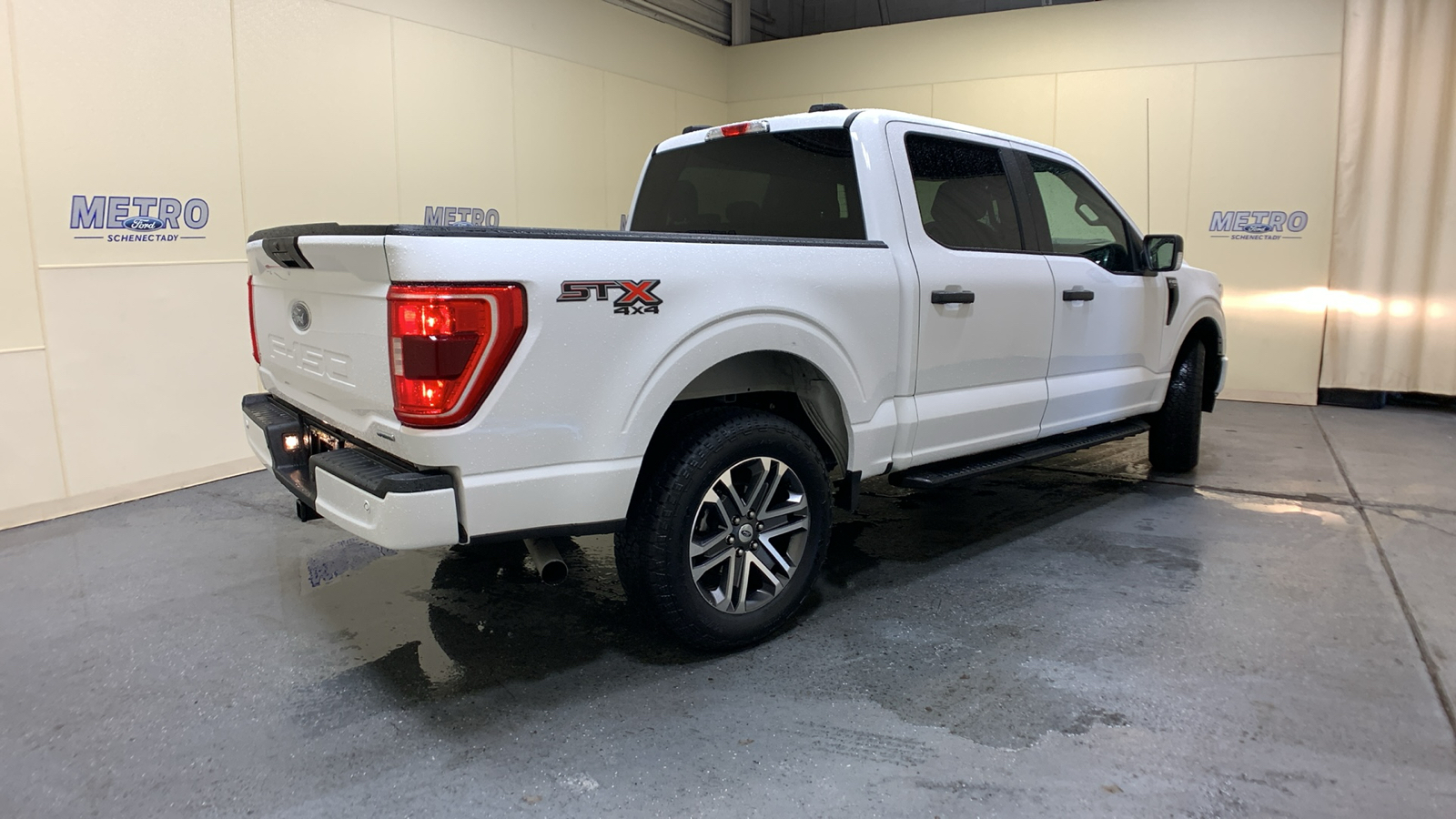 2021 Ford F-150 XL 3