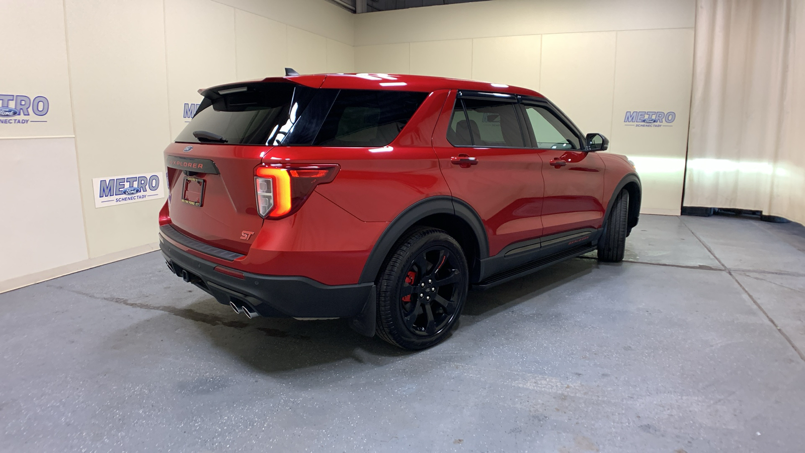 2022 Ford Explorer ST 3