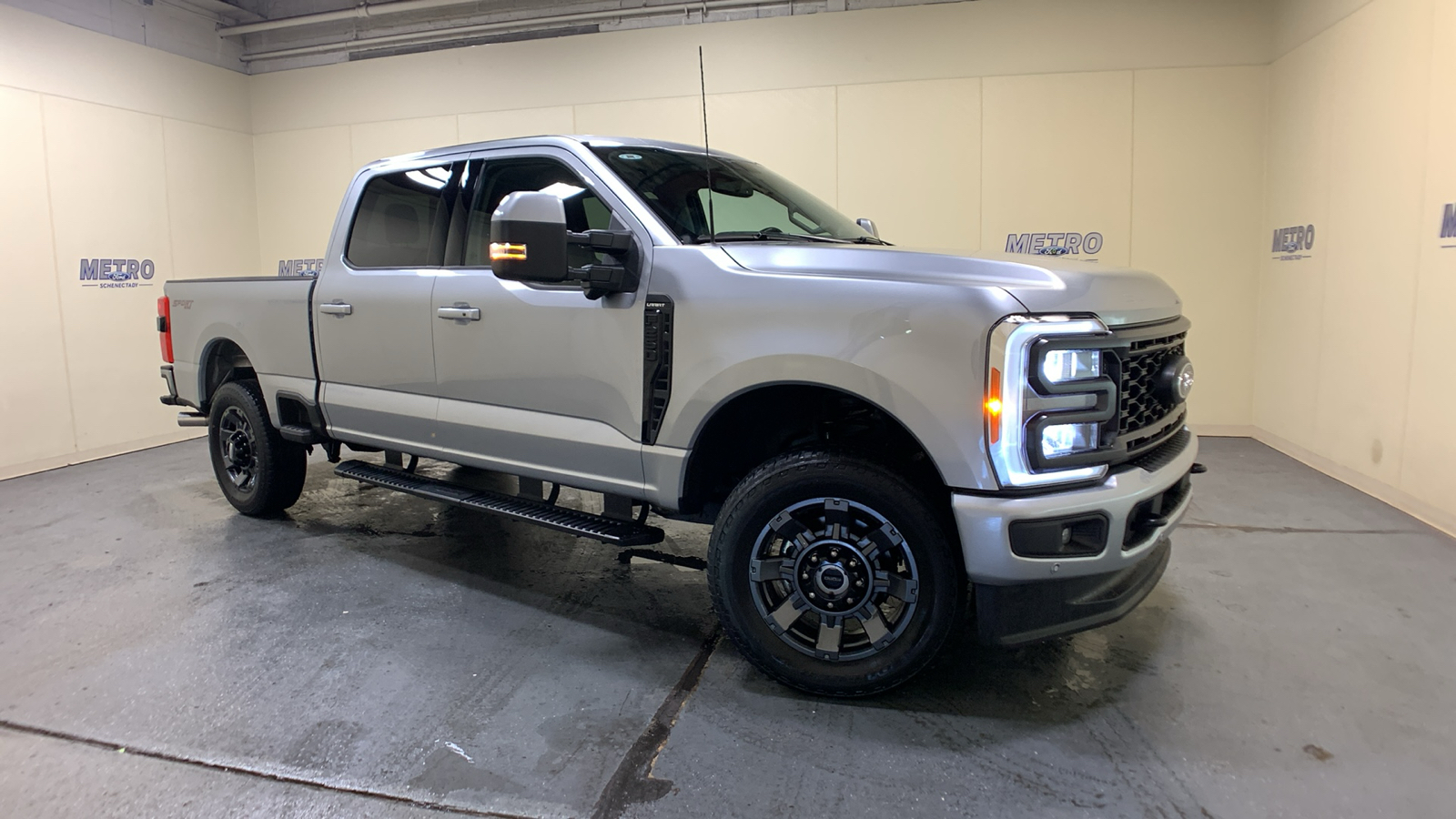 2023 Ford F-250SD Lariat 1