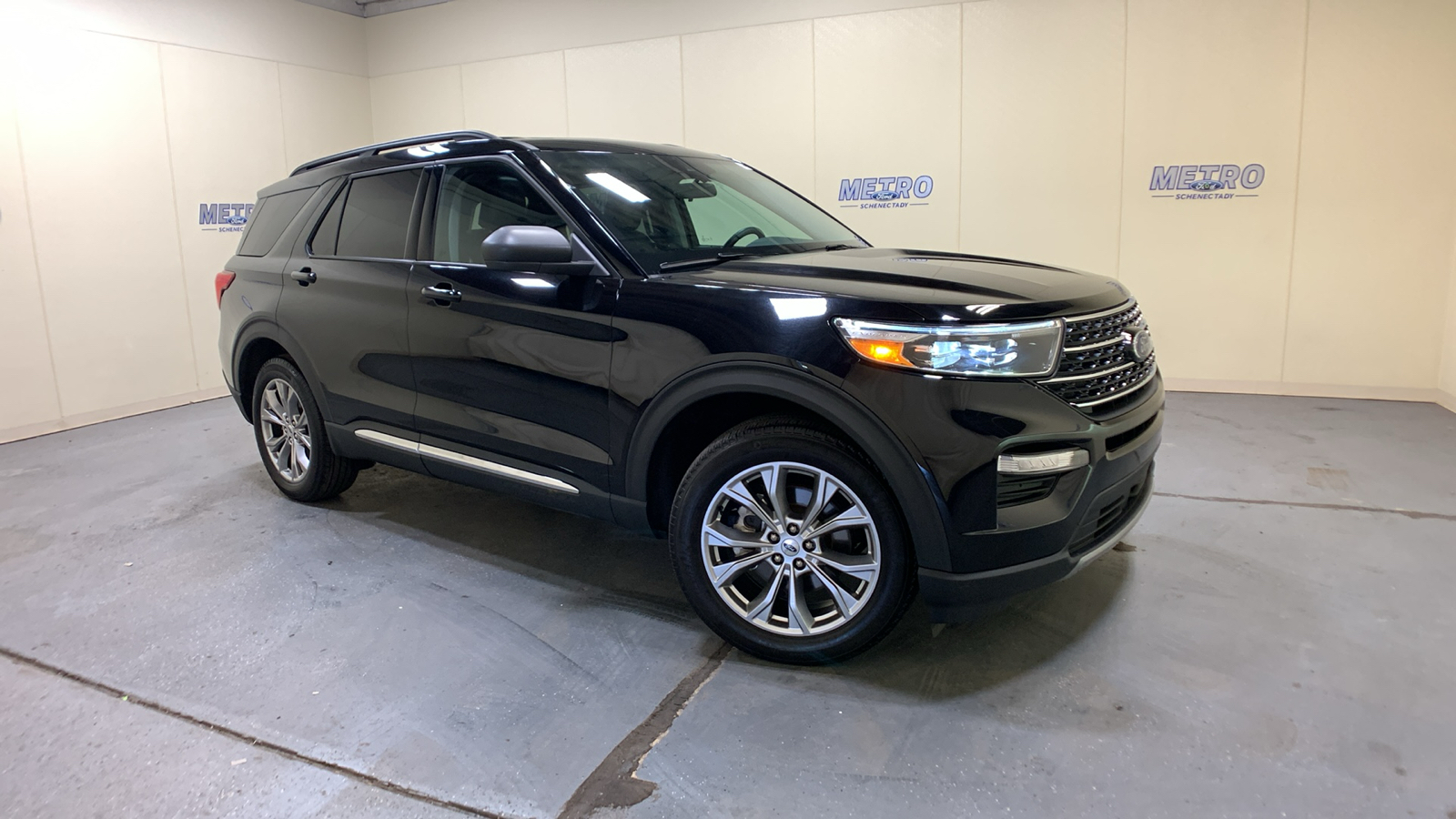 2021 Ford Explorer XLT 1