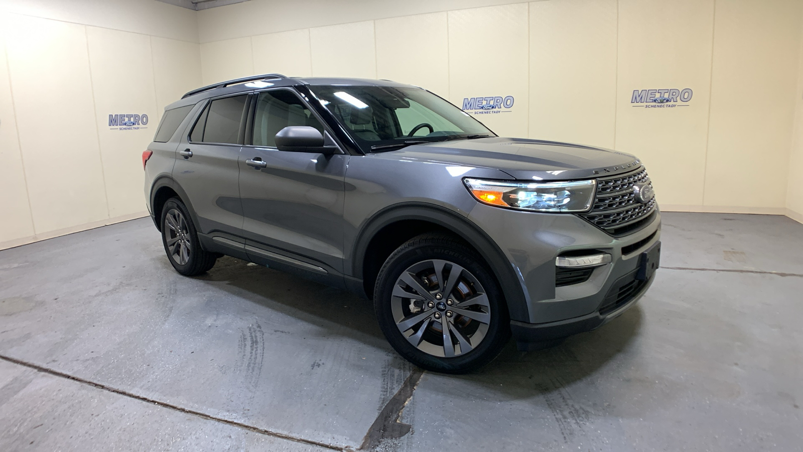 2021 Ford Explorer XLT 1