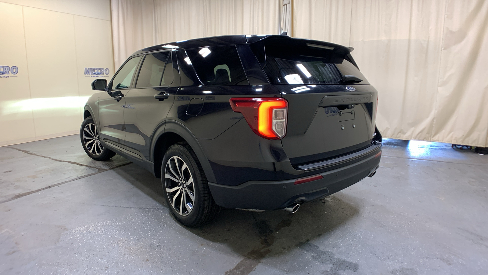 2022 Ford Explorer ST-Line 5