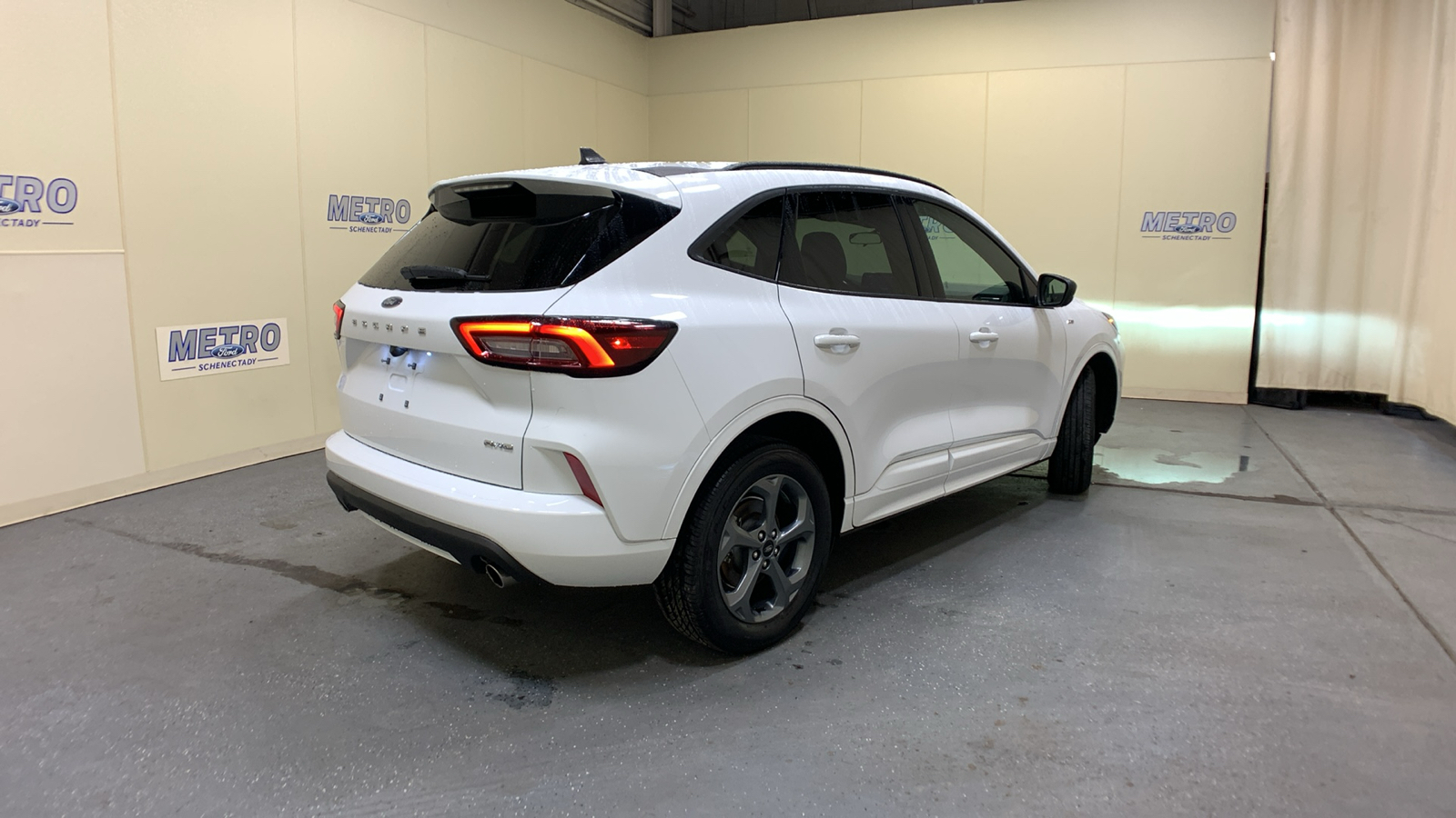 2023 Ford Escape ST-Line 3