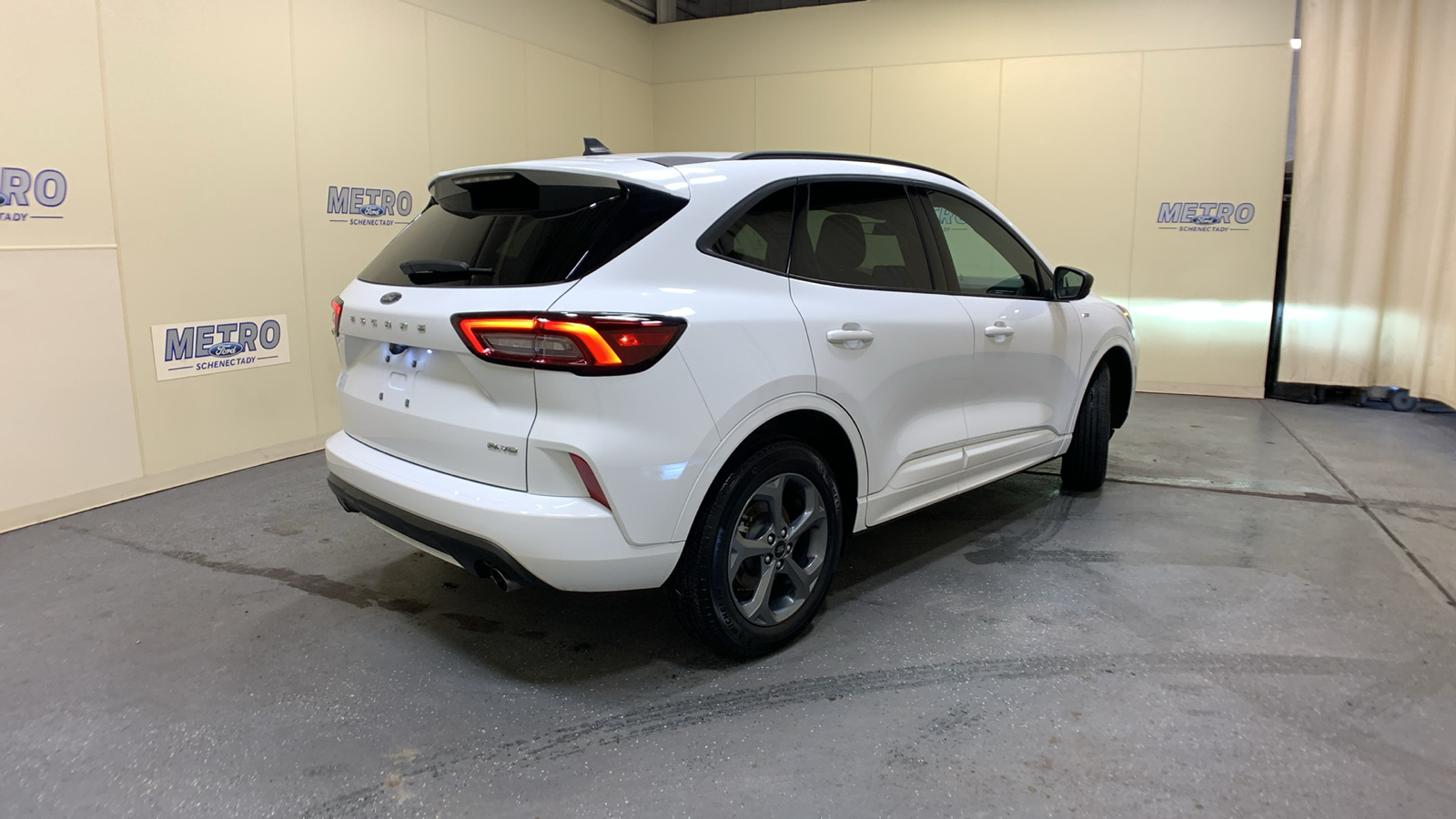 2023 Ford Escape ST-Line 3