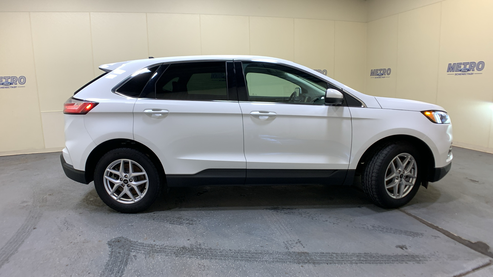 2024 Ford Edge SEL 2