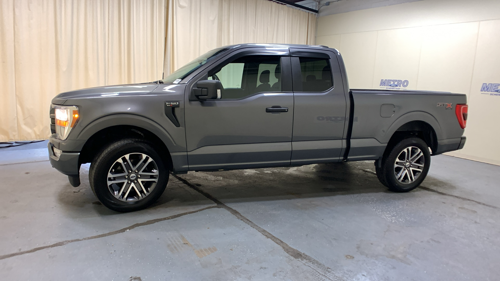 2022 Ford F-150 XL 6