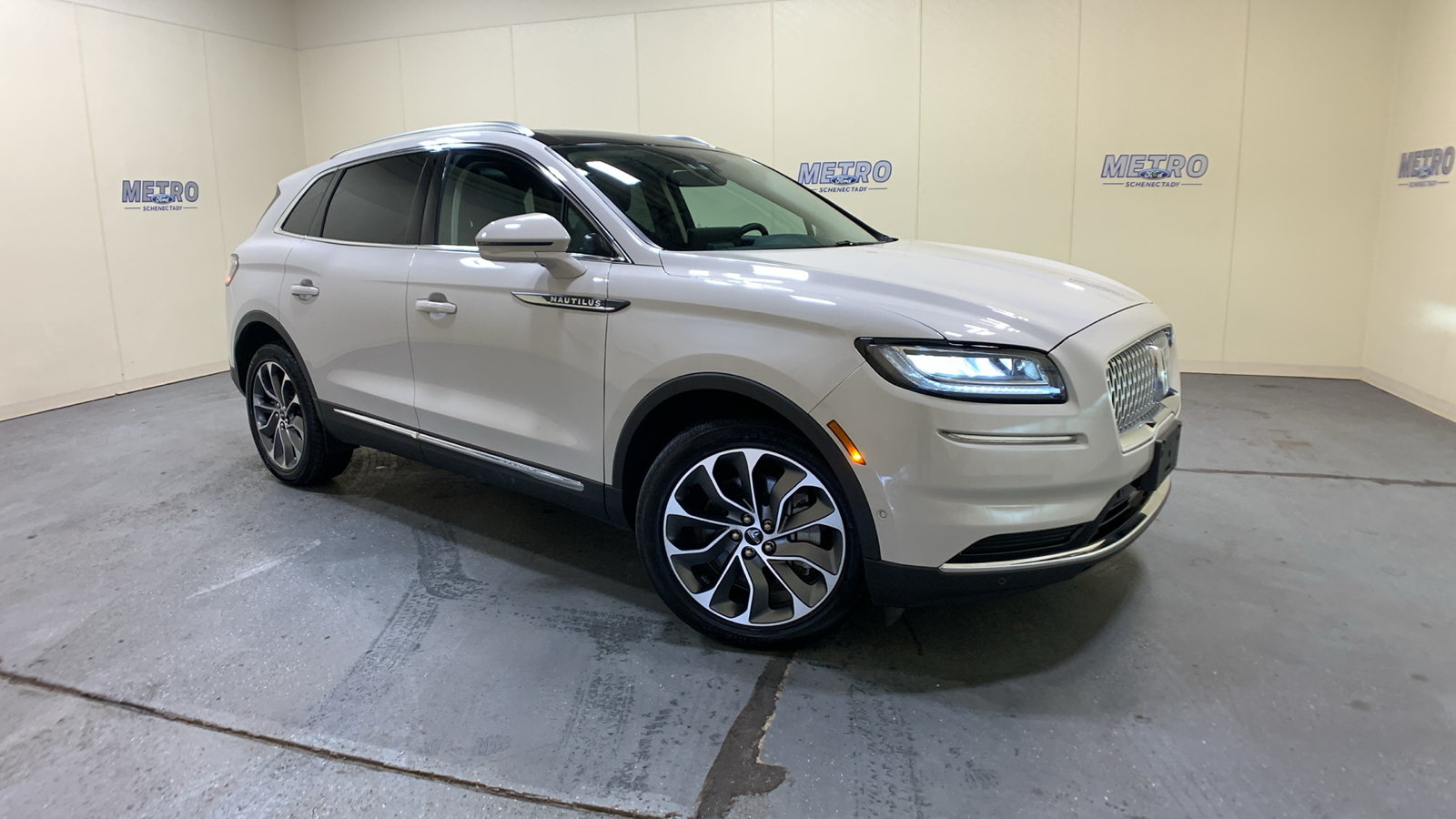 2022 Lincoln Nautilus Reserve 1