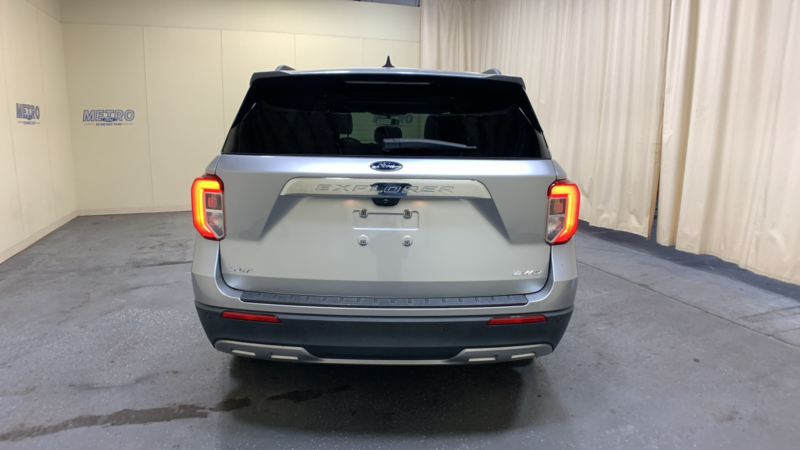 2021 Ford Explorer XLT 4