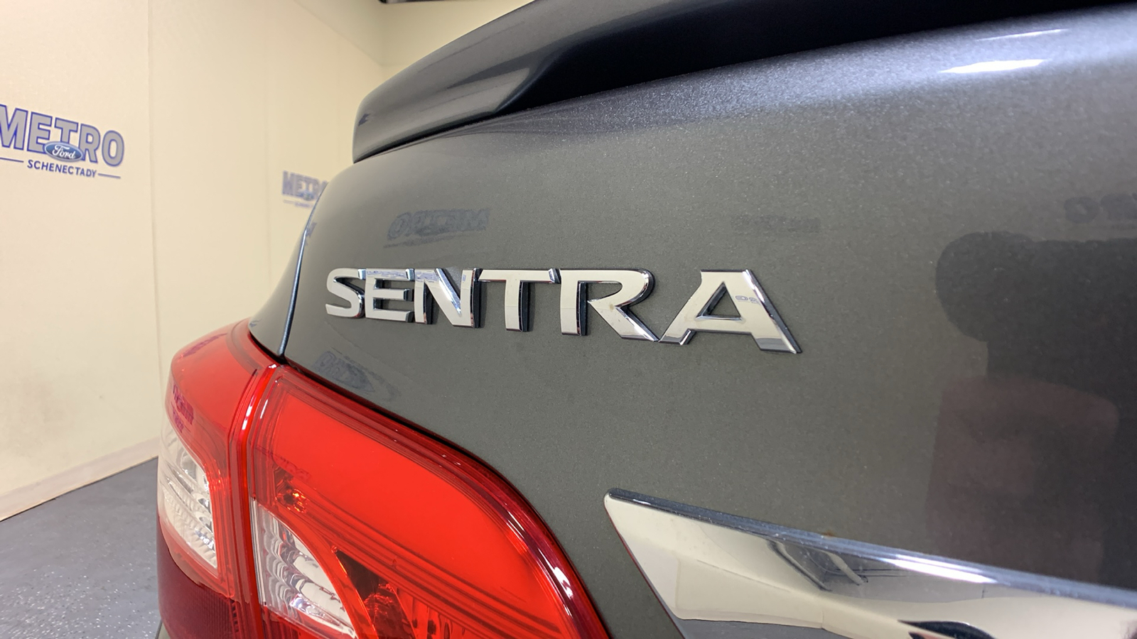 2018 Nissan Sentra SR 17