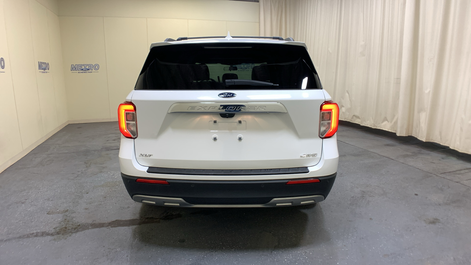 2021 Ford Explorer XLT 4