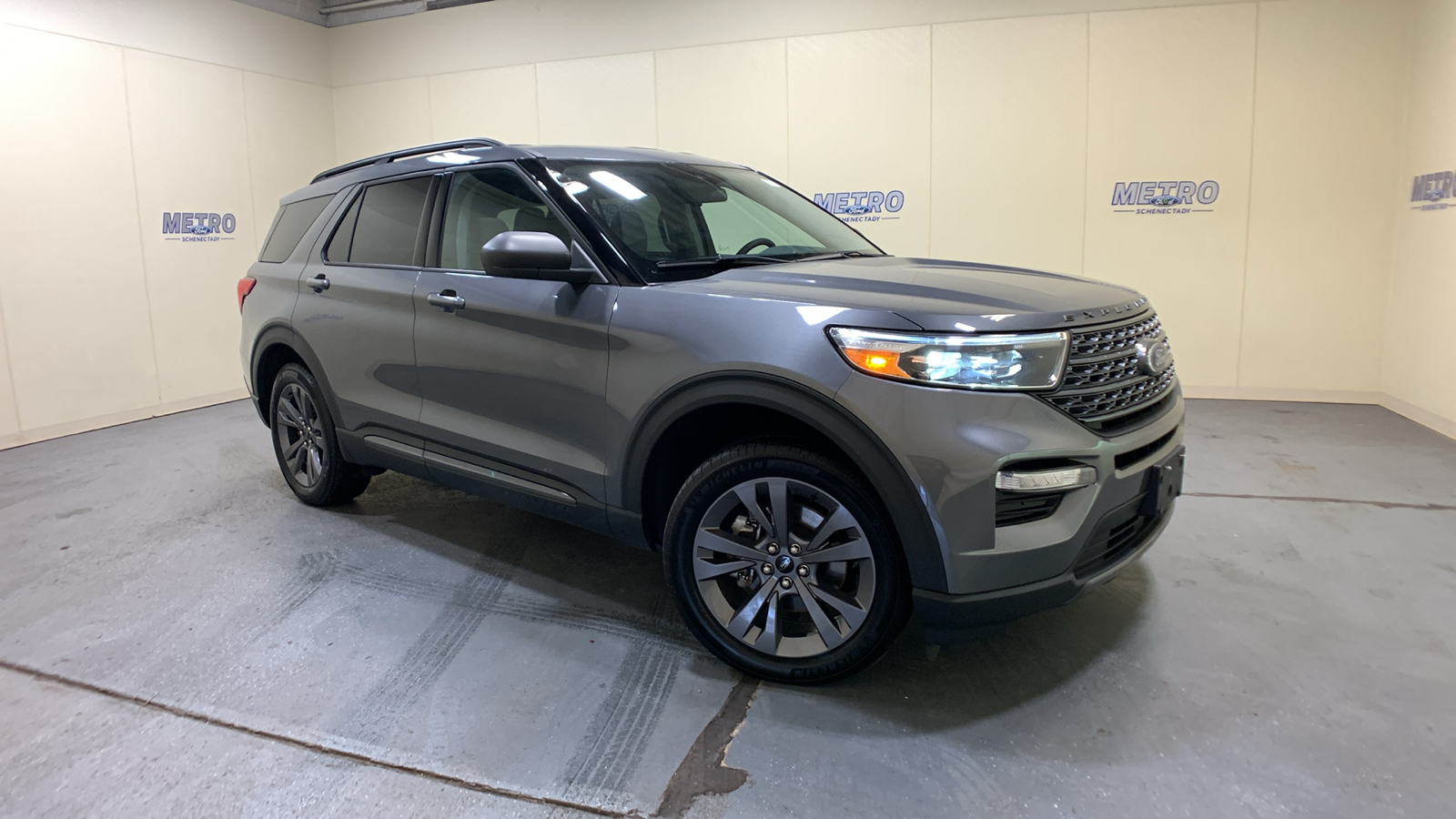 2021 Ford Explorer XLT 1