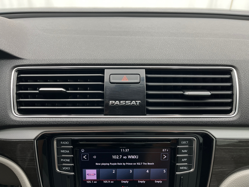2018 Volkswagen Passat 2.0T SE w/Technology 28