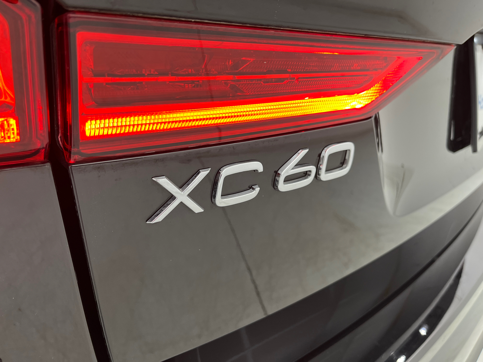 2020 Volvo XC60 T5 Momentum 40