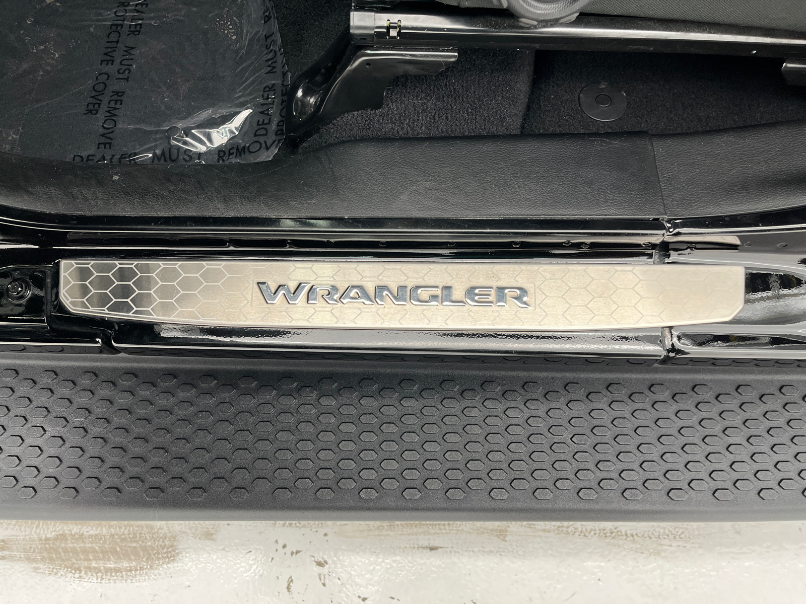 2021 Jeep Wrangler Unlimited Sahara 12