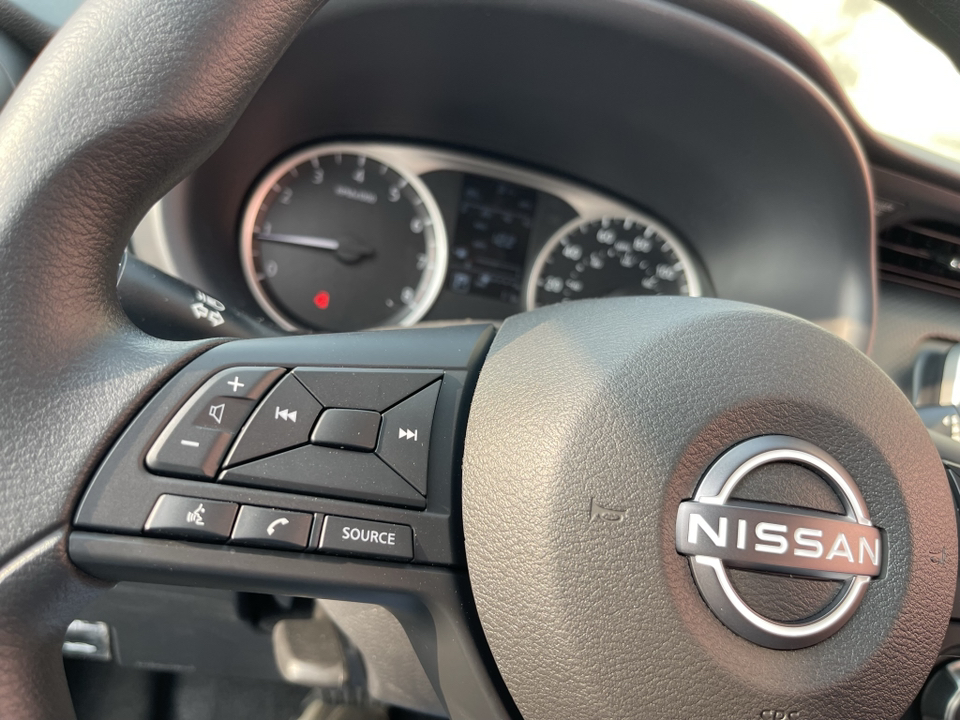 2024 Nissan Kicks S 12
