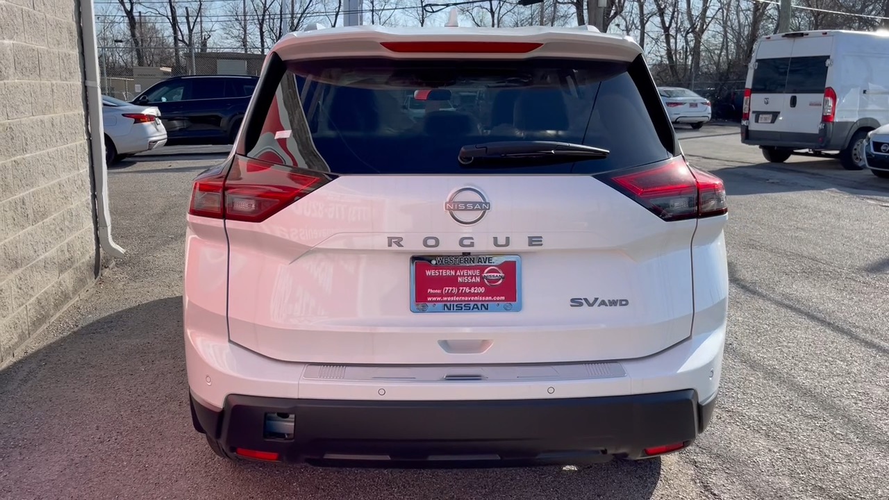 2024 Nissan Rogue SV 4