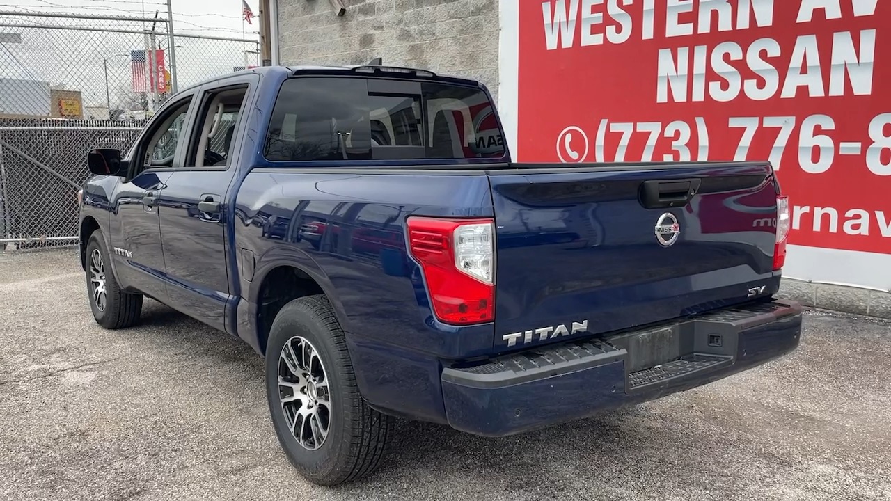 2022 Nissan Titan SV 21