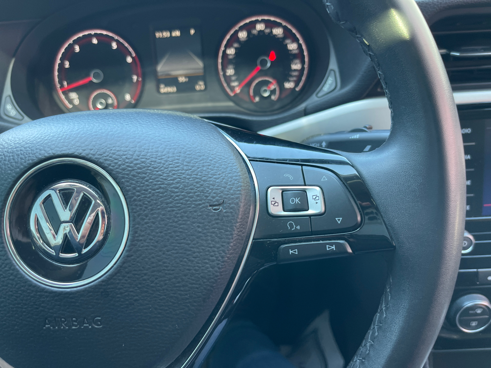2021 Volkswagen Passat 2.0T SE 14