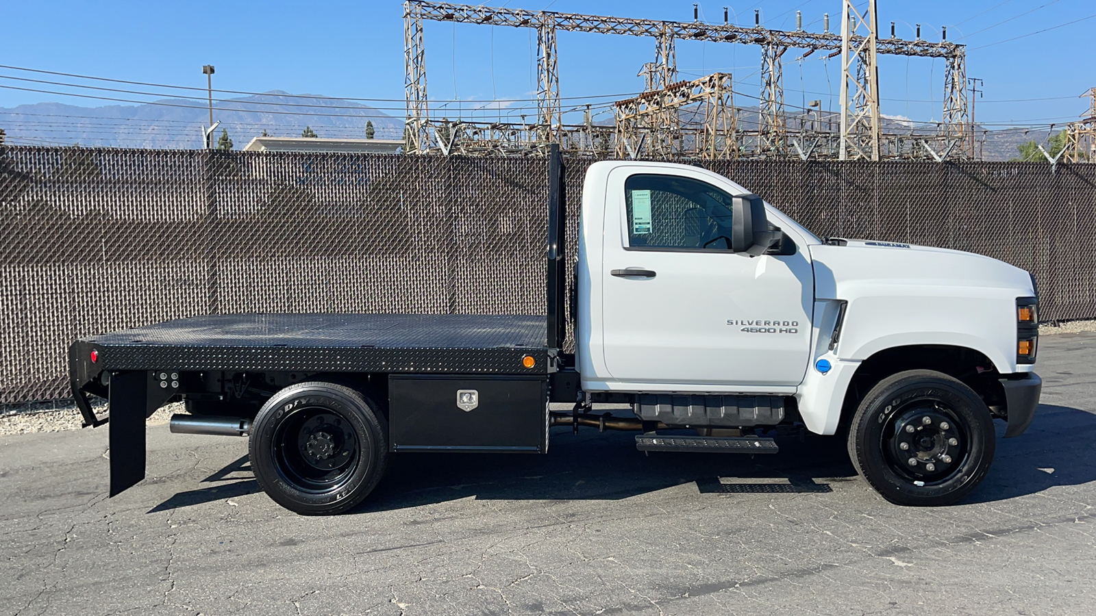 2023 Chevrolet Silverado MD Work Truck 2