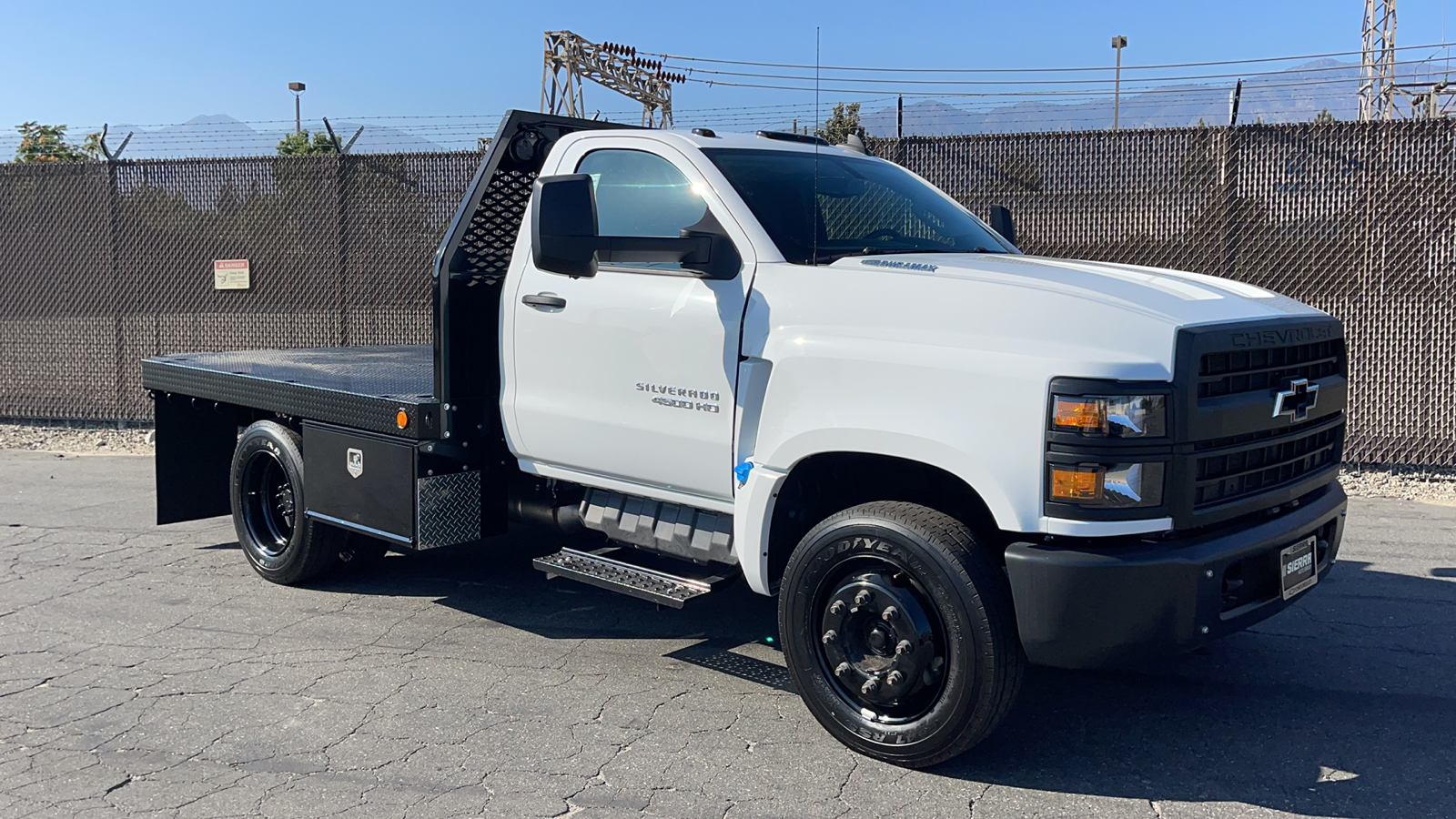 2023 Chevrolet Silverado MD Work Truck 3