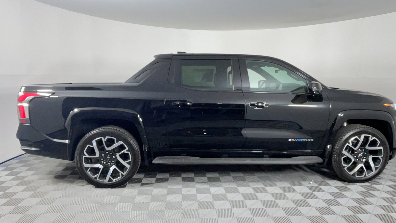 2024 Chevrolet Silverado EV RST 3