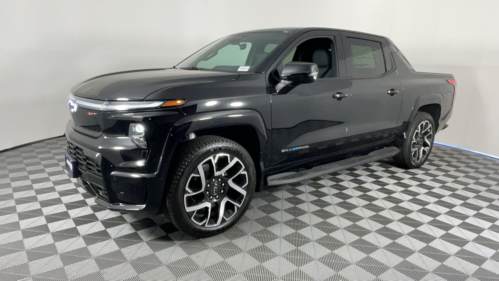 2024 Chevrolet Silverado EV RST 8