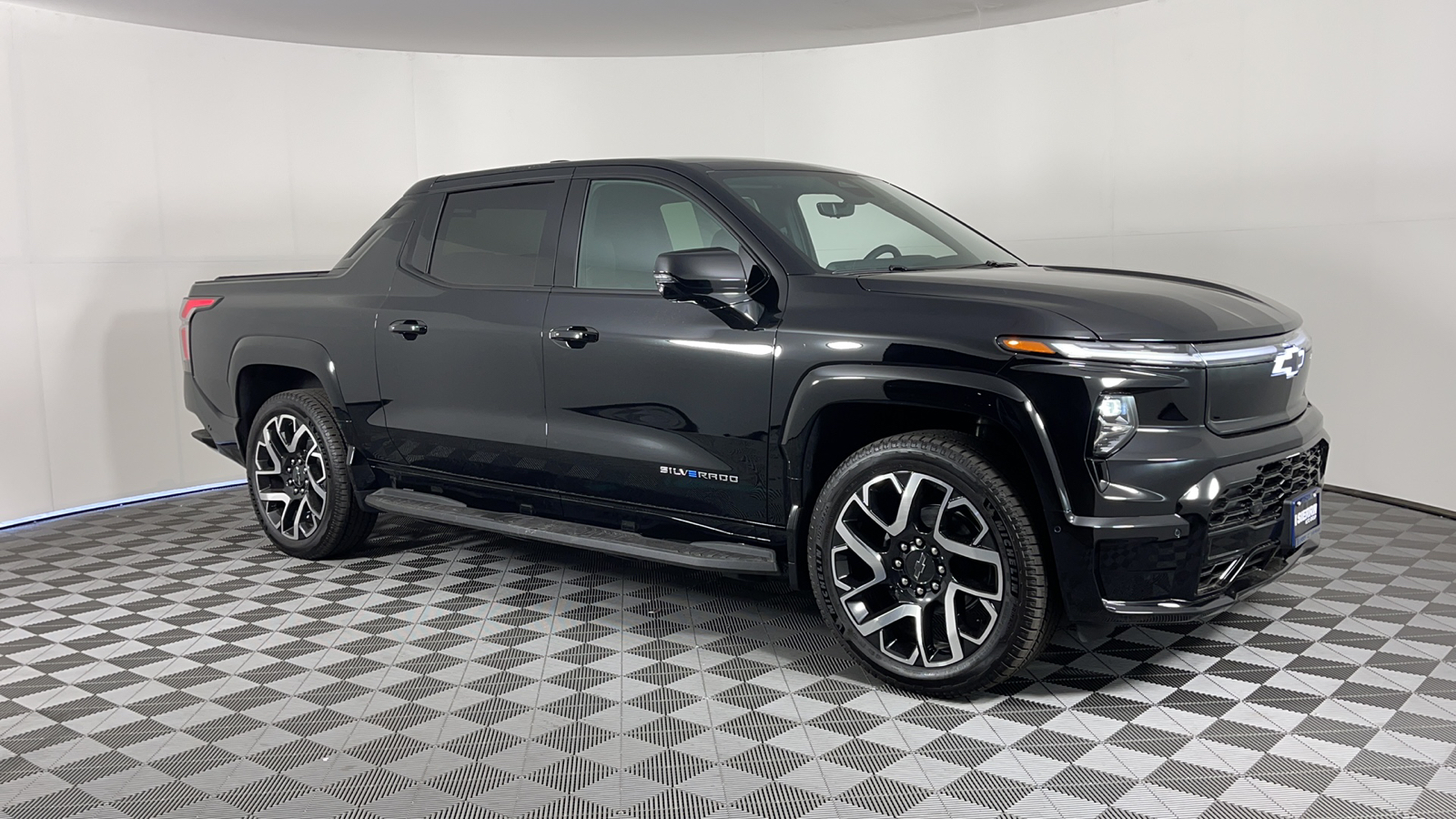 2024 Chevrolet Silverado EV RST 1